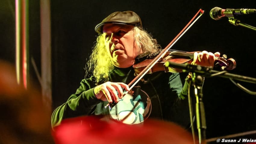 Railroad Earth's Tim Carbone Discusses Andy Goessling, Playing With The Allman Brothers Band & More