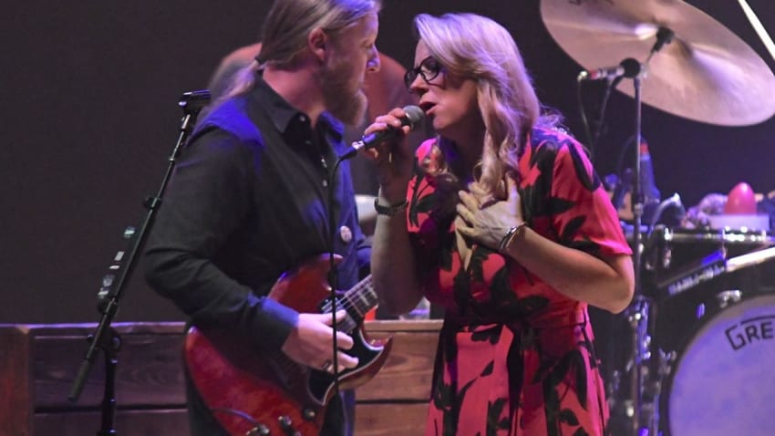 Today's Livestreams, March 25, 2021: Tedeschi Trucks Band, Billy Strings, Lindsay Lou & More