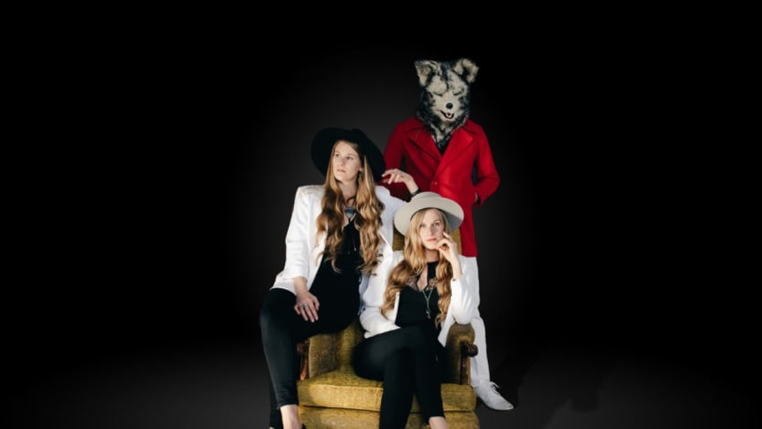Shook Twins Share ‘Try As I Might Do’ Single