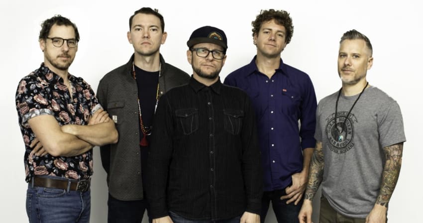 Infamous Stringdusters Press 2019 Aaron Farrington