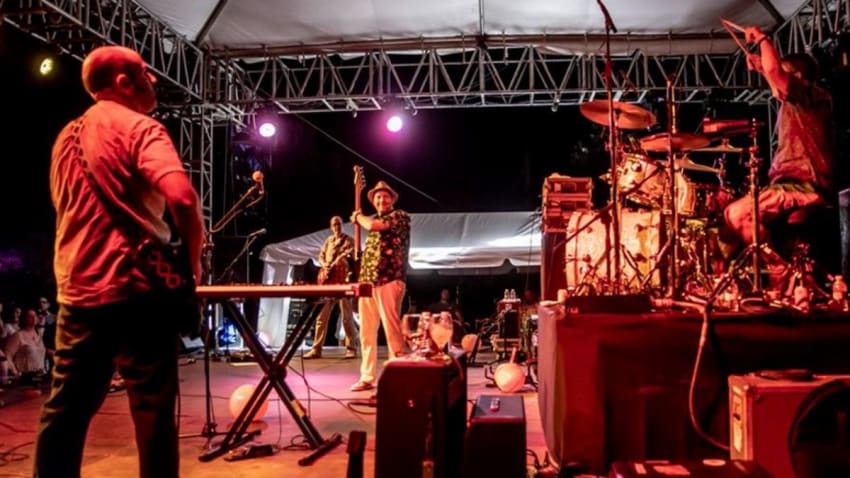 moe. Welcomes DJ Logic & Joe Tatton At tropical throe.down