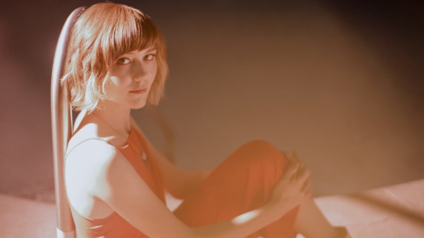 Molly Tuttle Shares New Single ‘Million Miles’ Featuring Jason Isbell & Sierra Hull