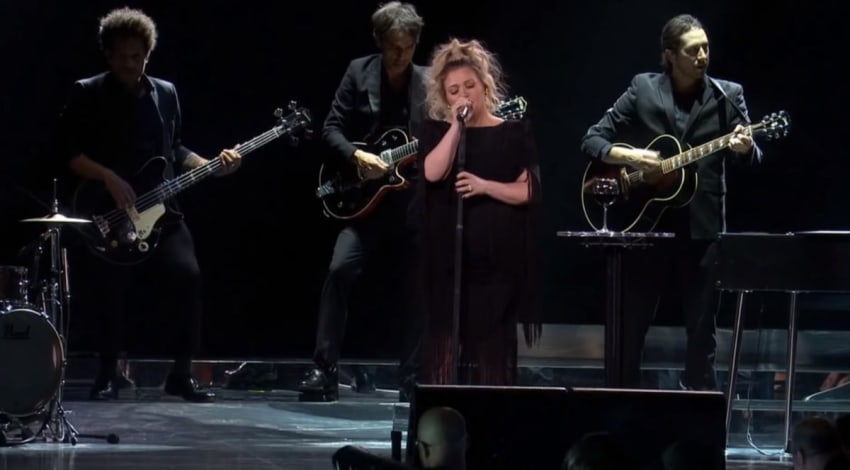 Kelly Clarkson Brandi Carlile The Joke