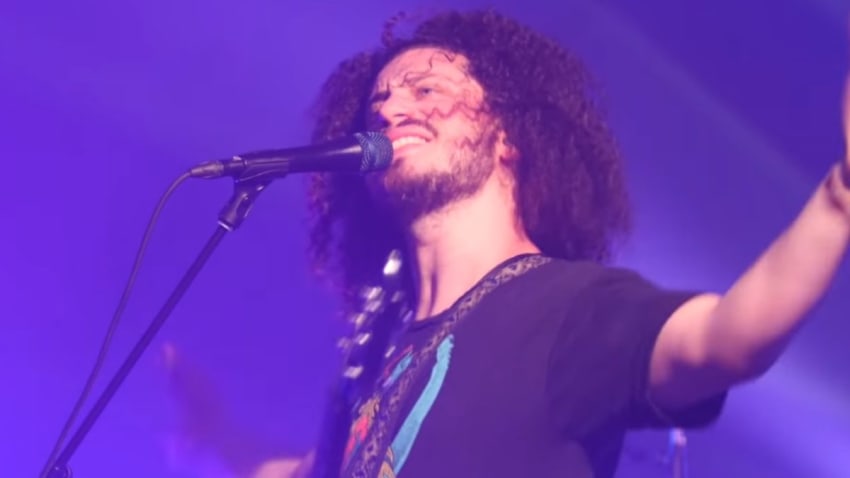 Pigeons Playing Ping Pong Perform ‘Couldn’t We All’ At Werk Out 2018: Pro-Shot Video