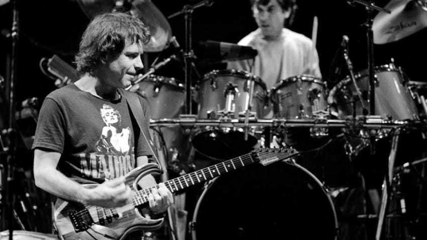 The Alternate ‘Black-Throated Wind’ Lyrics Bob Weir Briefly Sang With Grateful Dead