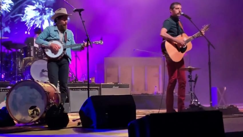 The Avett Brothers Dust Off Randy Travis Cover In Mississippi