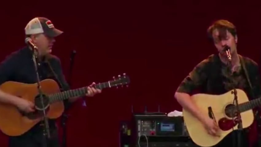 Billy Strings Welcomes Bryan Sutton For ‘Freeborn Man’ At 2017 DelFest: Pro-Shot Video