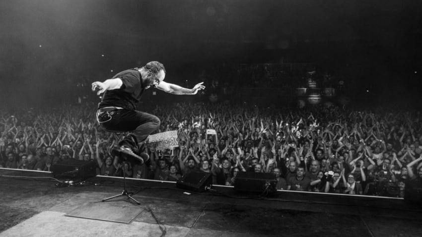 Dave Matthews Band Covers Steve Miller Band & Splits 'Lie In Our Graves' In Italy