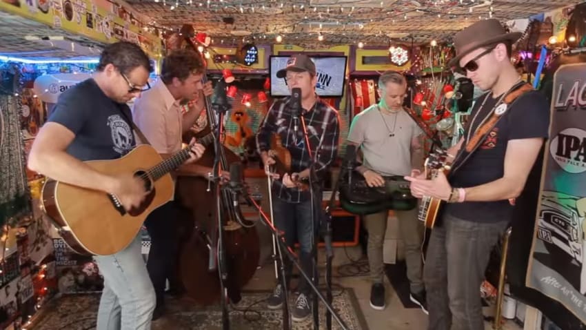 The Infamous Stringdusters Perform For ‘Jam In The Van’