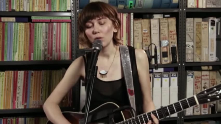 Molly Tuttle Performs For Paste