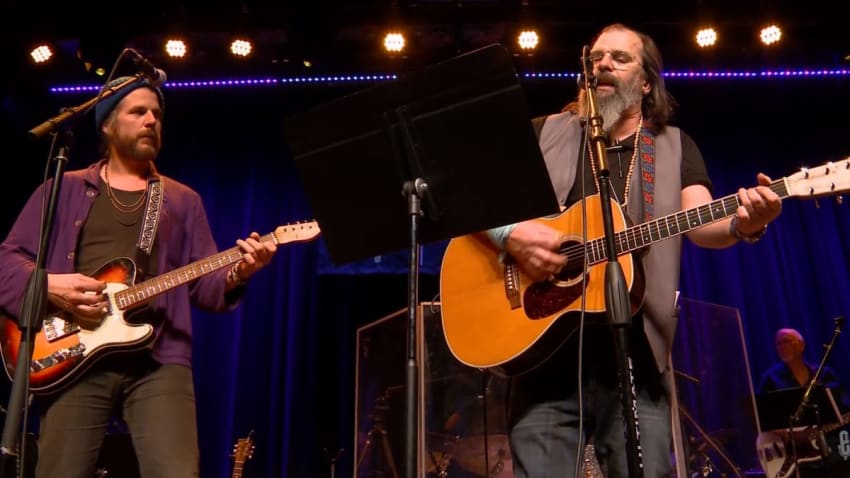 Steve Earle & Jonathan Wilson Perform Live On ‘eTown’