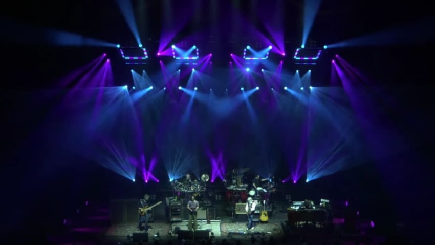 The String Cheese Incident Debuts 'Born In The USA' And 'Living In America' Covers In Louisville