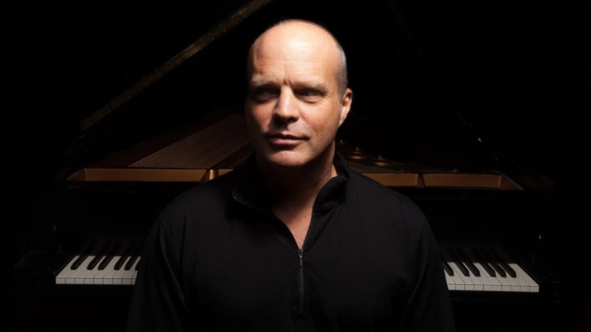 Happy Birthday John Medeski: Watch Medeski Martin & Wood Perform On ‘Morning Becomes Eclectic’ In 2005