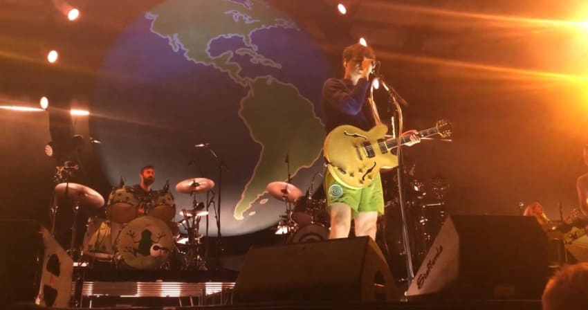 Vampire Weekend Peace Frog