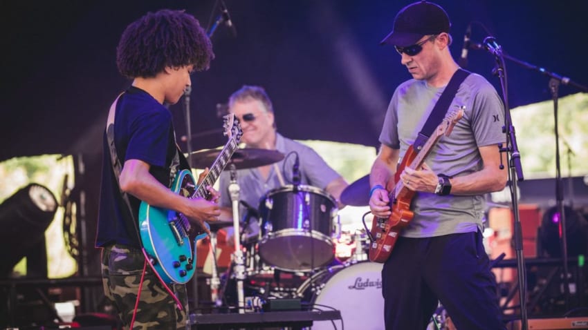 Scott Sharrard Leads All-Star Guitar Pull At Peach Festival