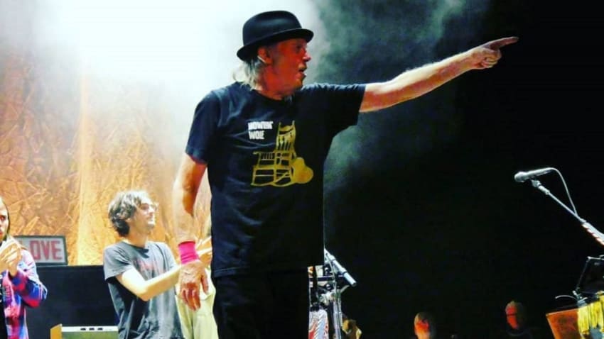 Neil Young Busts Out ‘On The Beach’ In Belgium