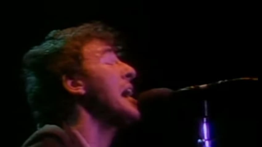 Bruce Springsteen Performs ‘Darkness On The Edge Of Town’ In 1978