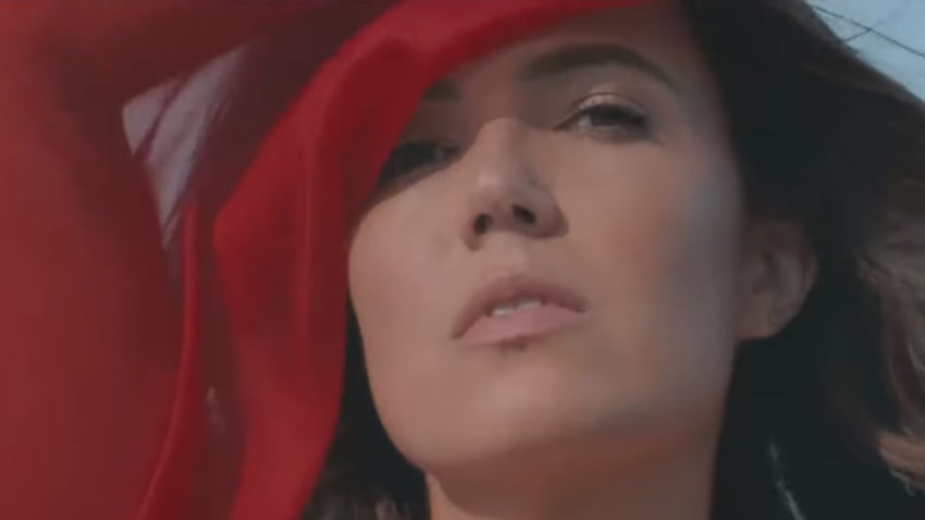 Mandy Moore Shares 'When I Wasn’t Watching'