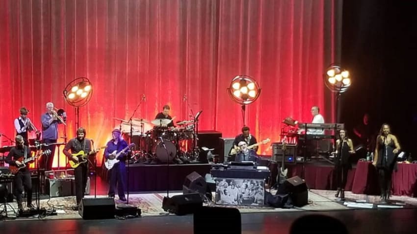 Steely Dan Welcomes David Crosby On ‘Royal Scam’ Night At Beacon
