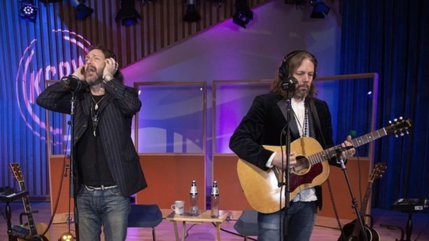 Chris & Rich Robinson Perform Black Crowes Classics On KCRW
