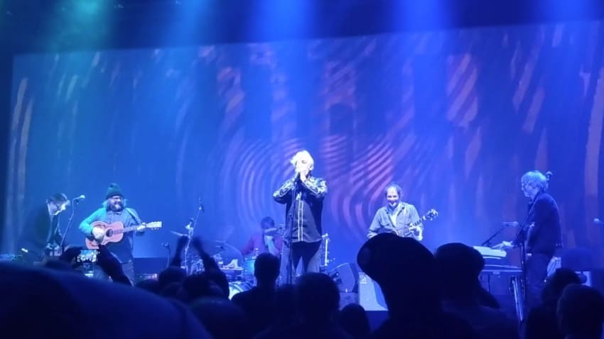 Wilco Welcomes Robyn Hitchcock For Beatles & Soft Boys Covers In Chicago