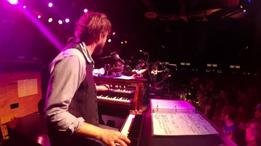 Alligator - 2015-01-24 Brooklyn Bowl, Brooklyn NY - 8 Camera Pro Shot