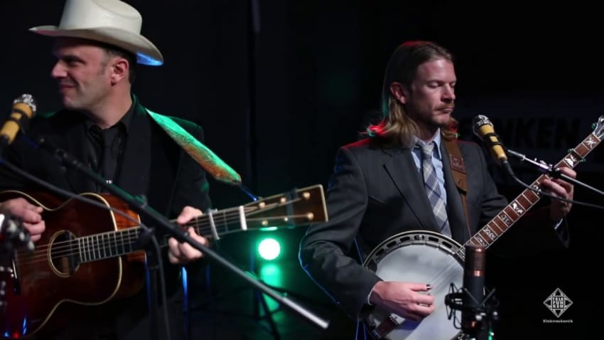 Barnstar! - "Boulder On My Back" (TELEFUNKEN Live From The Lab)
