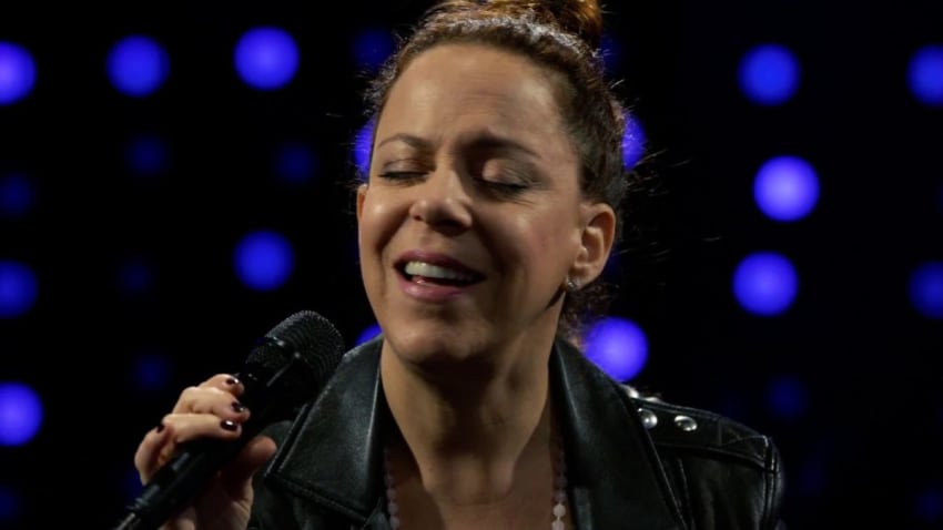 Bebel Gilberto - Harvest Moon (Live on KEXP)
