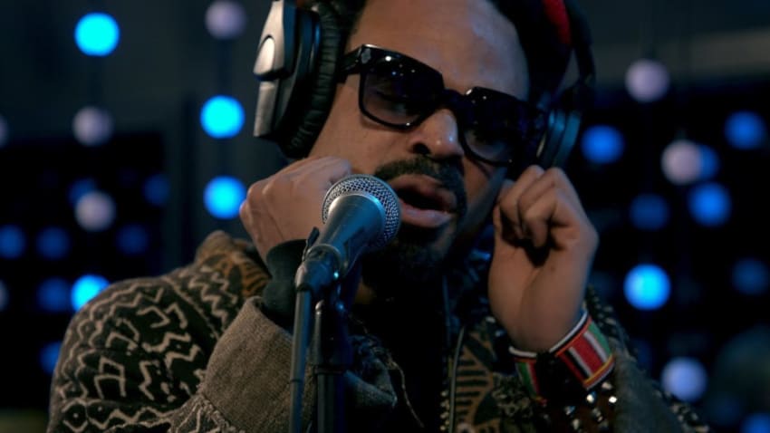 Bilal - White Turns To Grey (Live on KEXP)