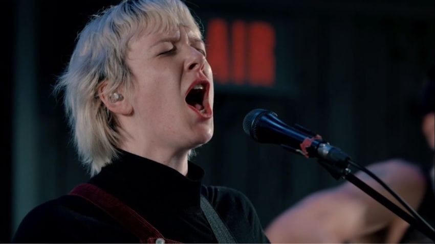 Dilly Dally - Sober Motel (Live on KEXP)