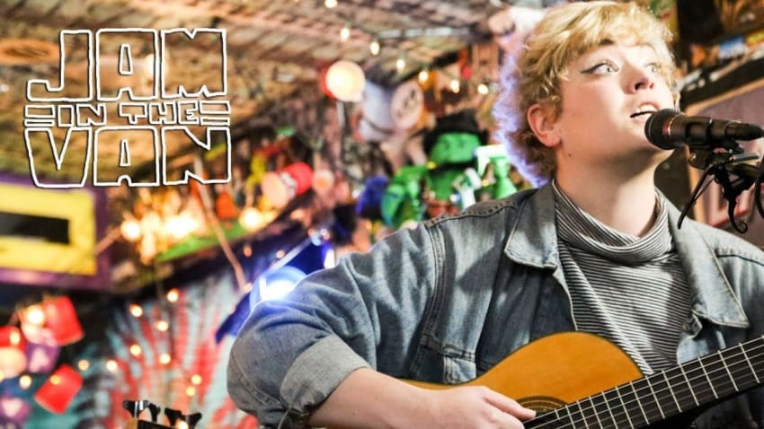 ADULT MOM - "Fullscreen" (Live at JITV HQ in Los Angeles, CA 2018) #JAMINTHEVAN