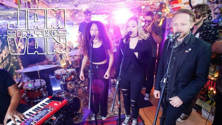 THE NIGHTOWLS - "#Selfiequeen" (Live at JITV HQ in Los Angeles, CA 2018) #JAMINTHEVAN