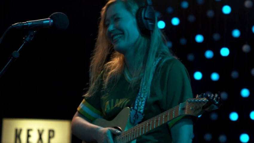 Julia Jacklin - Pressure To Party (Live on KEXP)