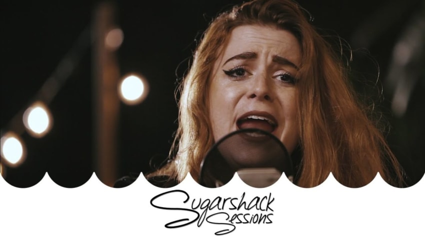 Kim Logan - Dueling In The Dark (Live Acoustic) | Sugarshack Sessions