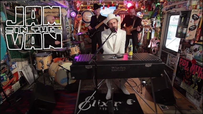 ROBERT ELLIS - "Aren't We Supposed To Be In Love" (Live in Austin, TX 2019) #JAMINTHEVAN