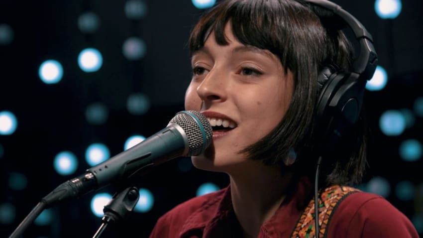 Stella Donnelly - Watching Telly (Live on KEXP)