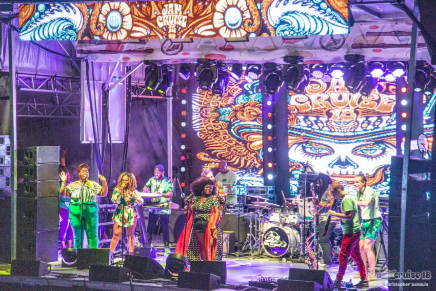 Tank Bangas Jam Cruise 18