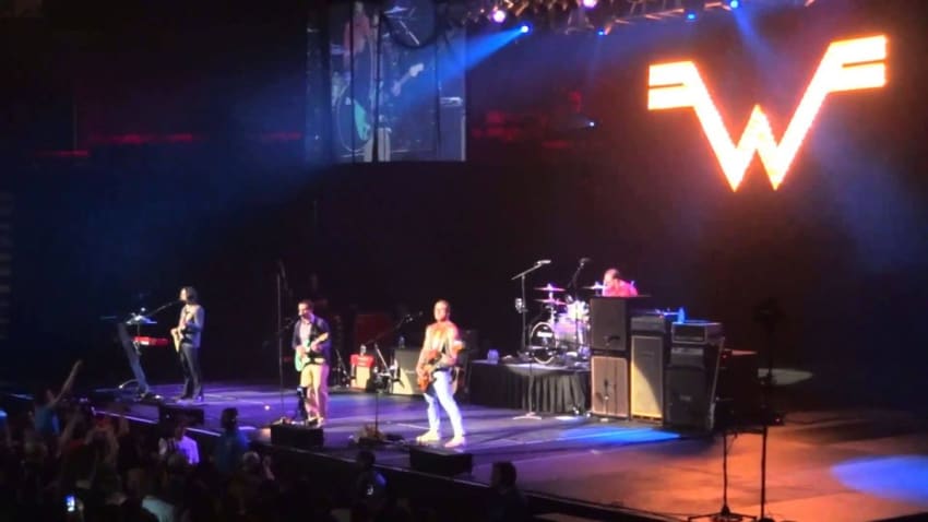 Weezer: Undone (The Sweater Song) [HD] 2012-05-31 - Uncasville, CT