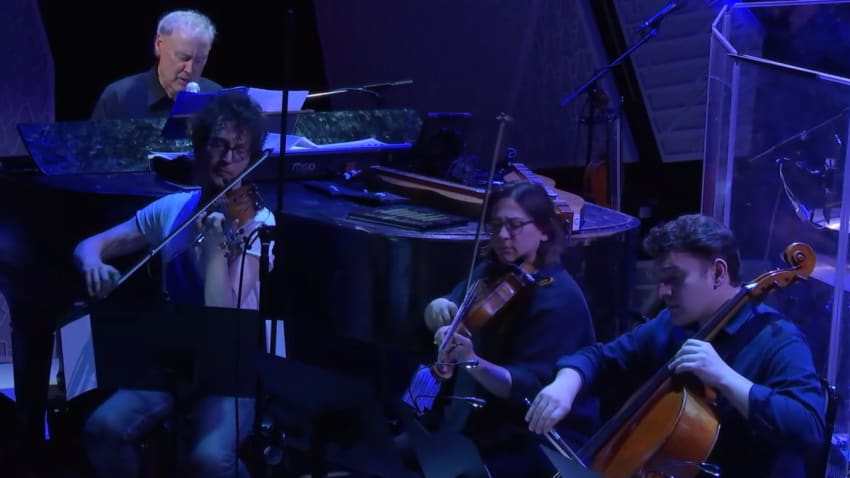 Bruce Hornsby Performs ‘Mandolin Rain’ With yMusic