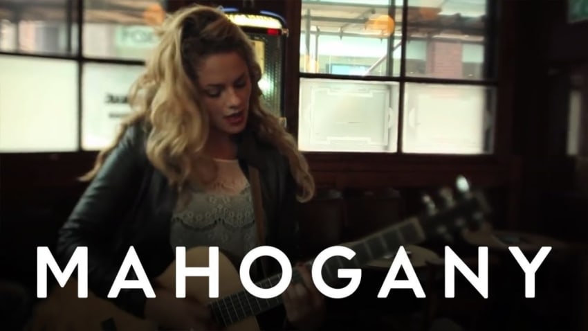 Alice Gold - Runaway Love | Mahogany Session