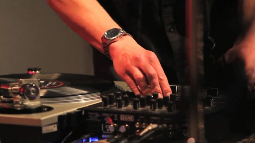 Belleruche - Clockwatching (Live on KEXP)