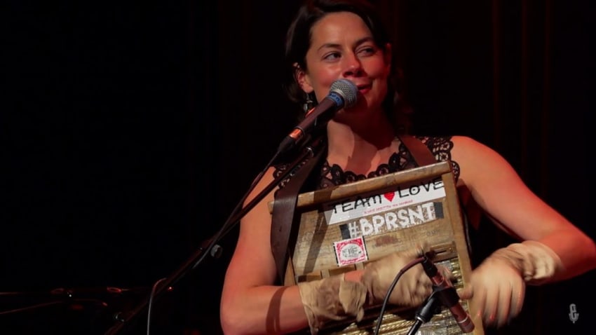 Bonnie Paine - Rouge River (Live on eTown)