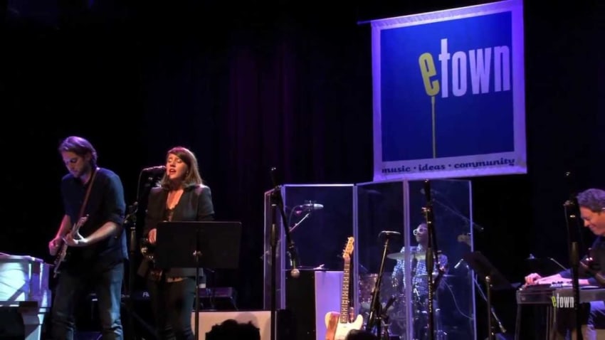 Caitlin Rose - "Pink Champagne" (eTown webisode #502)