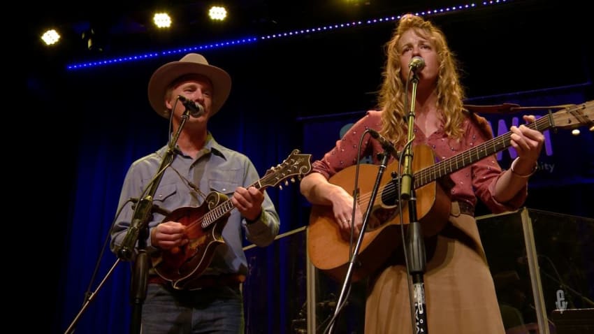 Caleb Klauder and Reeb Willms - There Goes My Love (Live on eTown)