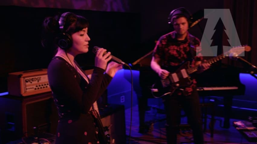 Den-Mate - Dance Like A Dog | Audiotree Live