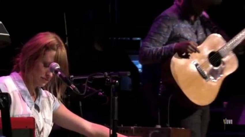 Gungor - "Long Way Off" (eTown webisode #652)