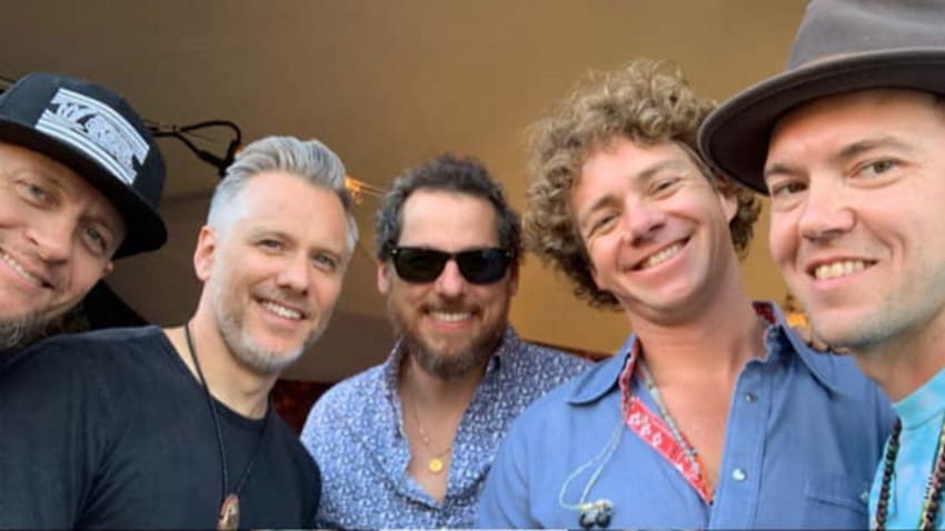 The Infamous Stringdusters Announce 'SDTV' Weeknight Livestreams