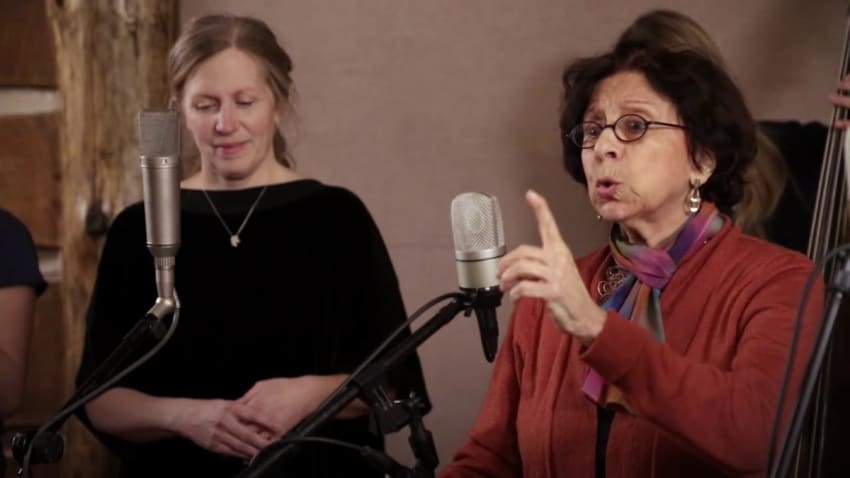 Elizabeth Mitchell & Suni Paz - Es Un Mundo Grande - 4/5/2018 - Paste Studios - New York, NY