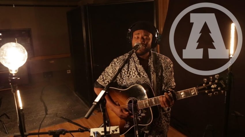 Jerome Holloway - Troubling Times - Audiotree Live