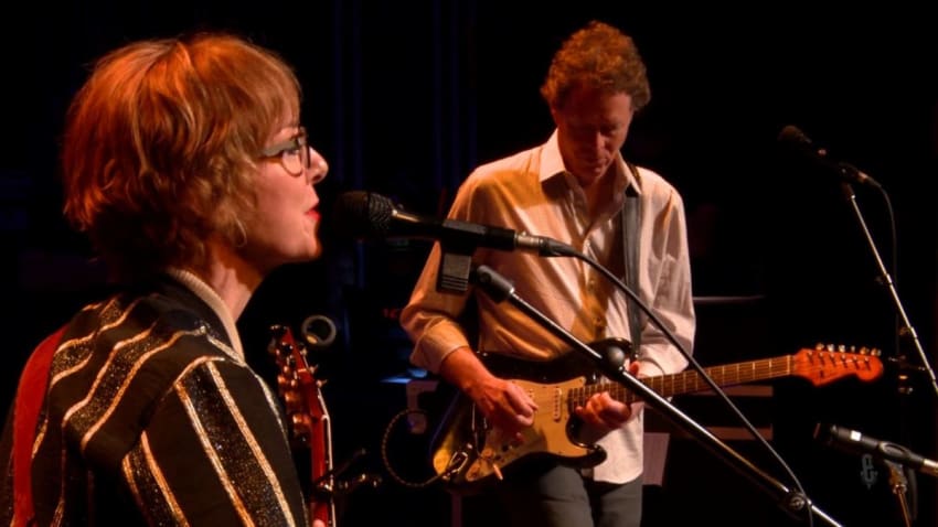 Jonatha Brooke - Too Much Happiness (eTown webisode #1127)